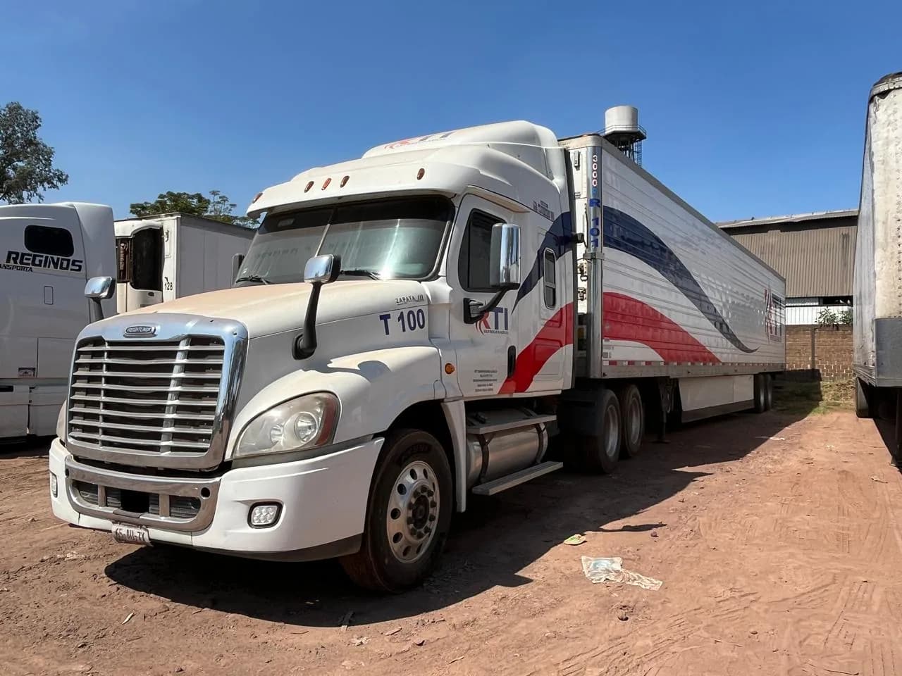 2015 Freightliner Cascadia Tractocamión 5ta rueda publicado en Expocamión — foto 2 de 7
