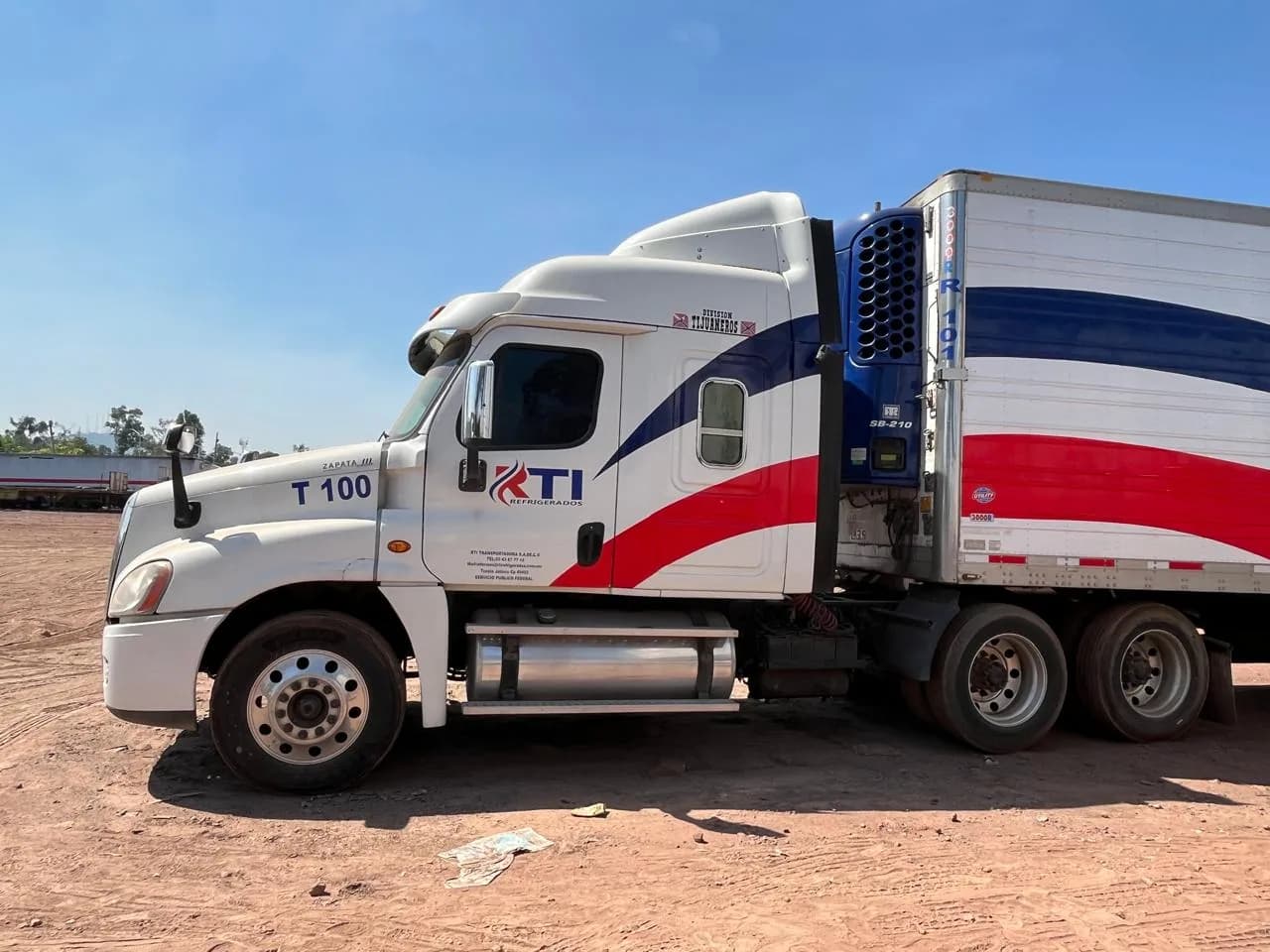 2015 Freightliner Cascadia Tractocamión 5ta rueda publicado en Expocamión — foto 7 de 7