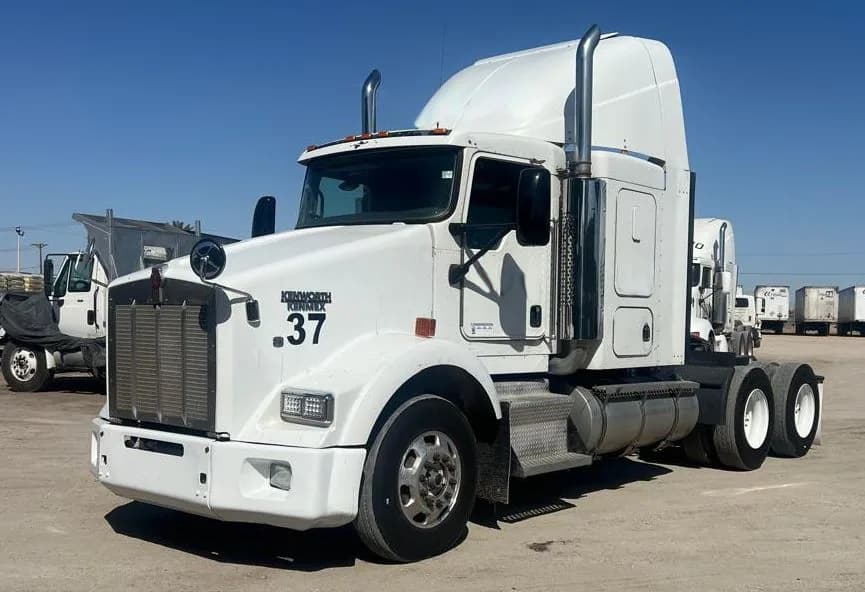 2008 Kenworth T800 Tractocamión 5ta rueda publicado en Expocamión — foto 2 de 2