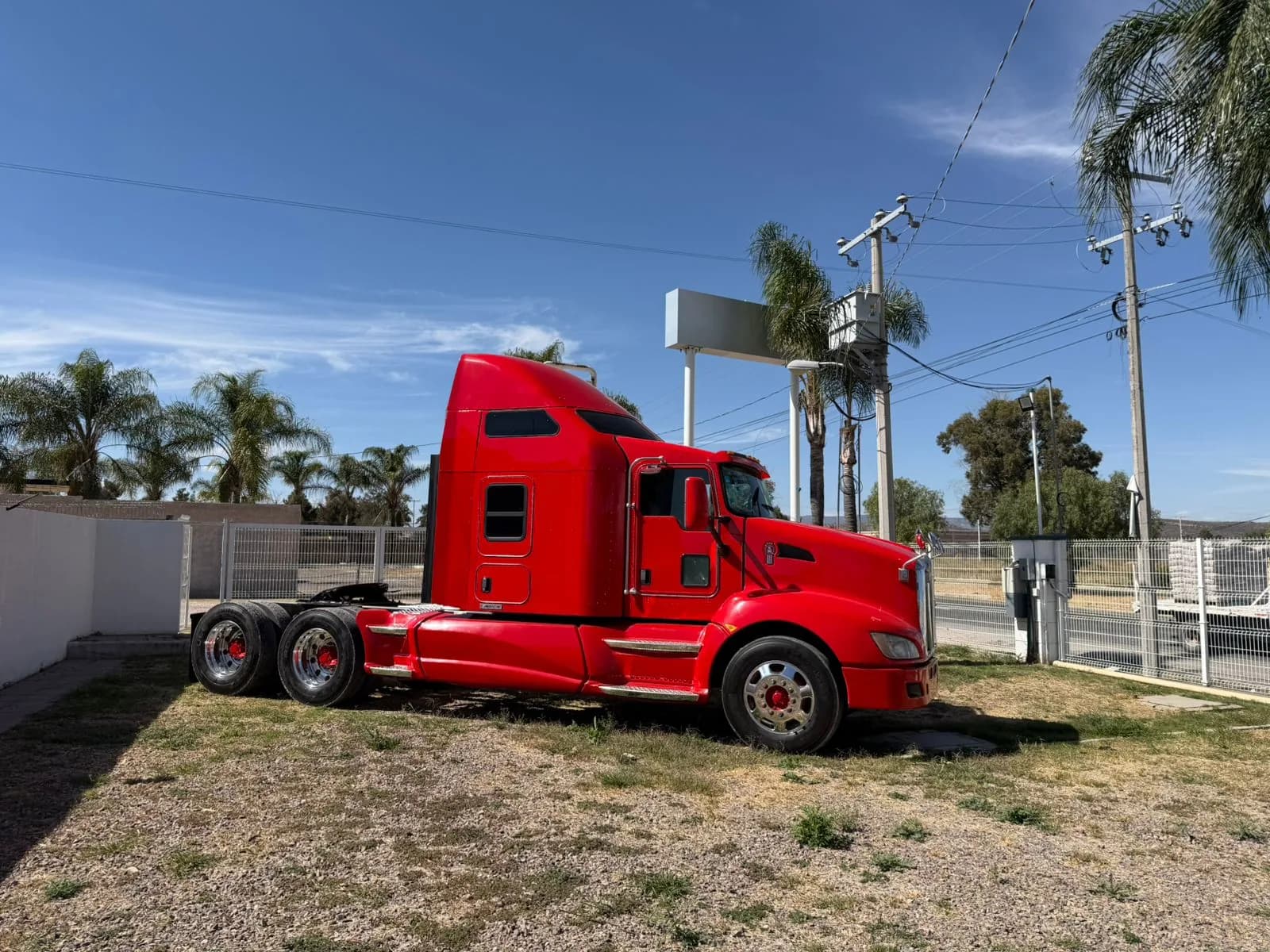 2014 Kenworth T660 Tractocamión 5ta rueda publicado en Expocamión