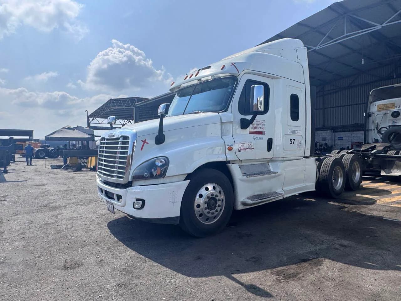 2019 Freightliner Tractocamión 5ta rueda publicado en Expocamión — foto 3 de 5