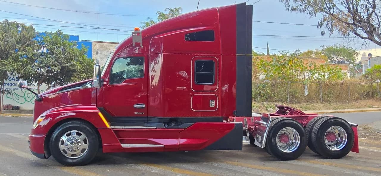 2025 Kenworth T680 Tractocamión 5ta rueda publicado en Expocamión — foto 2 de 15