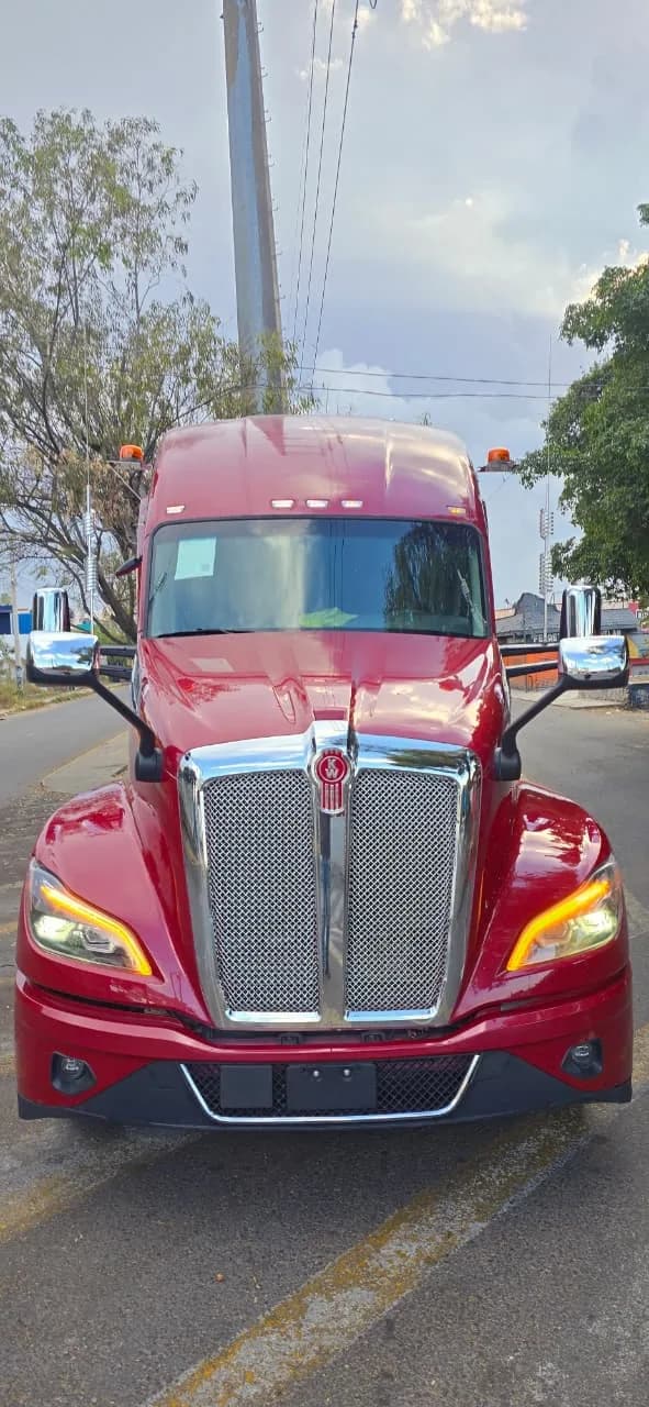 2025 Kenworth T680 Tractocamión 5ta rueda publicado en Expocamión — foto 3 de 15