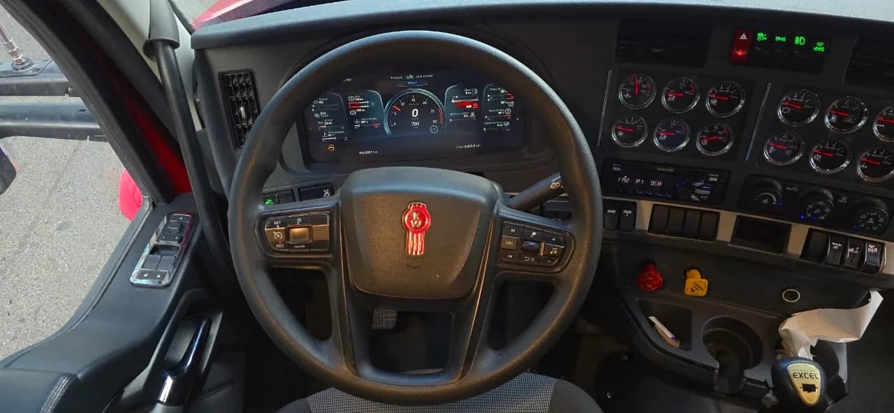 2025 Kenworth T680 Tractocamión 5ta rueda publicado en Expocamión — foto 8 de 15