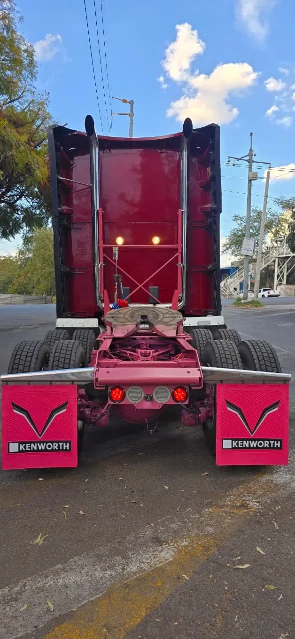 2025 Kenworth T680 Tractocamión 5ta rueda publicado en Expocamión — foto 5 de 15