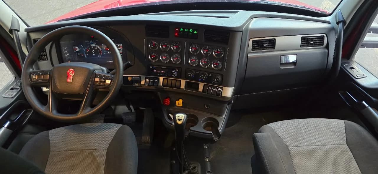 2025 Kenworth T680 Tractocamión 5ta rueda publicado en Expocamión — foto 7 de 15