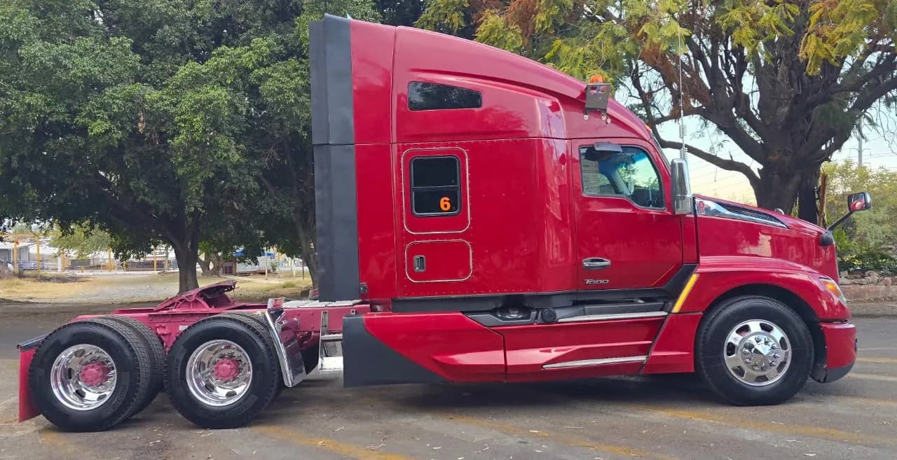 2025 Kenworth T680 Tractocamión 5ta rueda publicado en Expocamión — foto 4 de 15