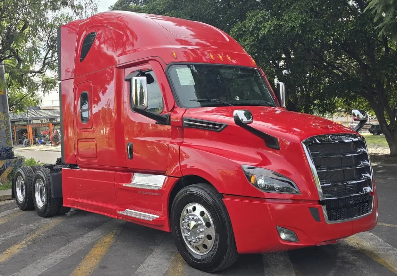 2025 Freightliner New Cascadia Tractocamión 5ta rueda publicado en Expocamión — foto 3 de 15