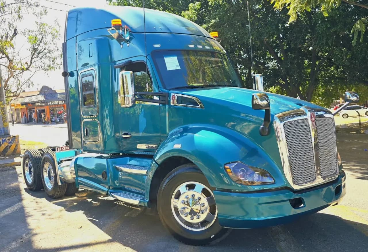 2022 Kenworth T680 Tractocamión 5ta rueda publicado en Expocamión — foto 3 de 15