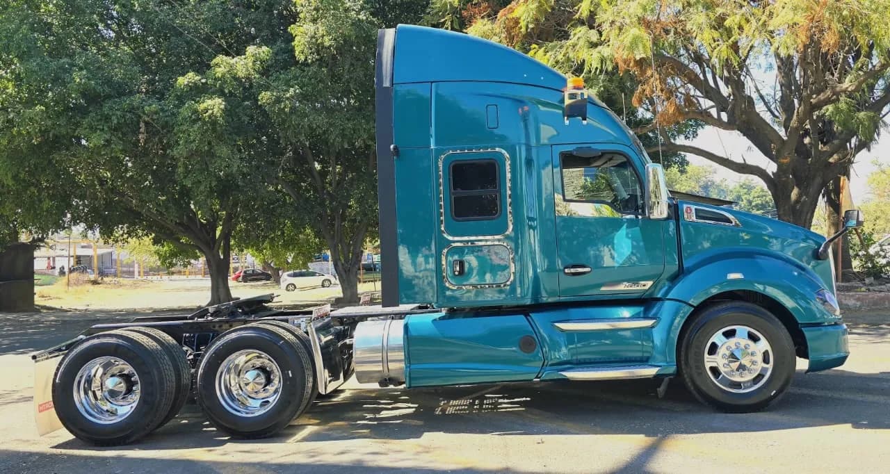 2022 Kenworth T680 Tractocamión 5ta rueda publicado en Expocamión — foto 4 de 15