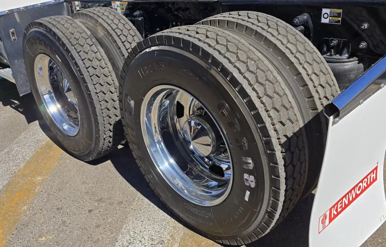 2022 Kenworth T680 Tractocamión 5ta rueda publicado en Expocamión — foto 7 de 15