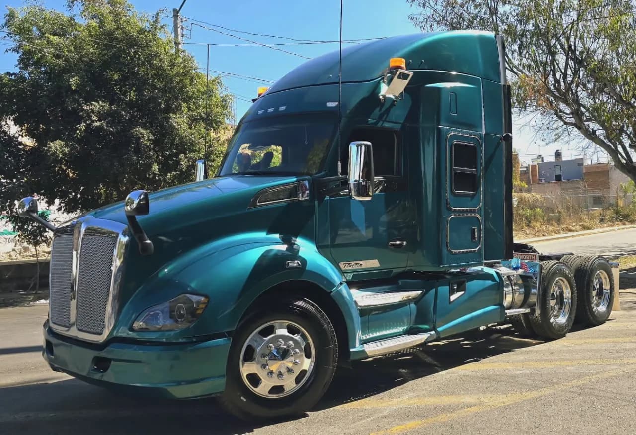 2022 Kenworth T680 Tractocamión 5ta rueda publicado en Expocamión — foto 5 de 15