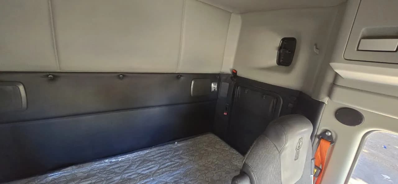 2022 Kenworth T680 Tractocamión 5ta rueda publicado en Expocamión — foto 11 de 15