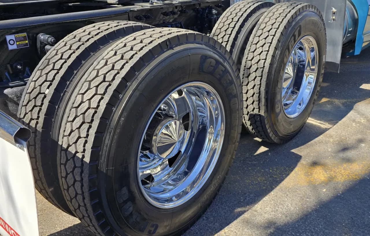 2022 Kenworth T680 Tractocamión 5ta rueda publicado en Expocamión — foto 10 de 15