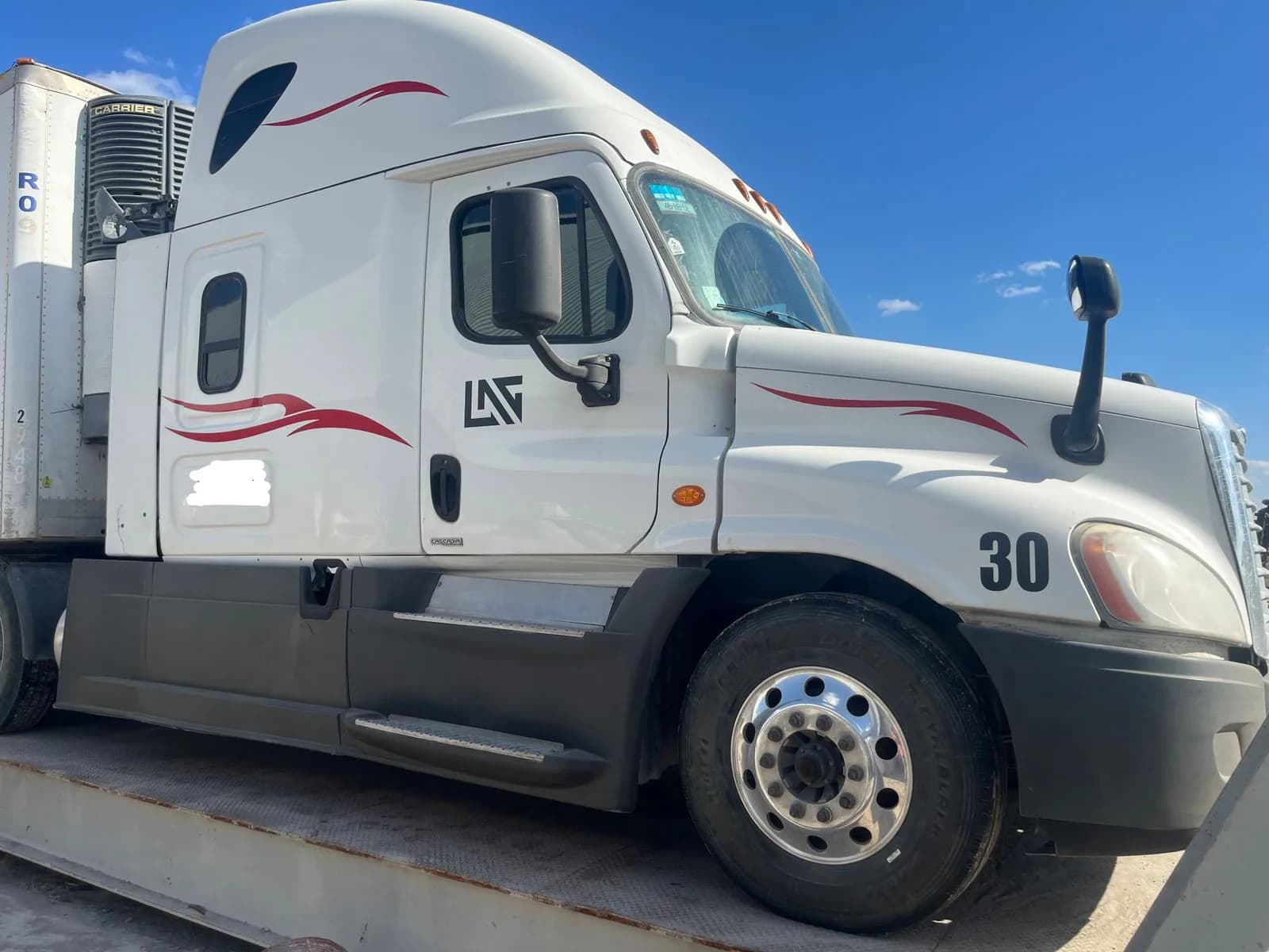 2016 Freightliner Cascadia Tractocamión 5ta rueda publicado en Expocamión — foto 3 de 7