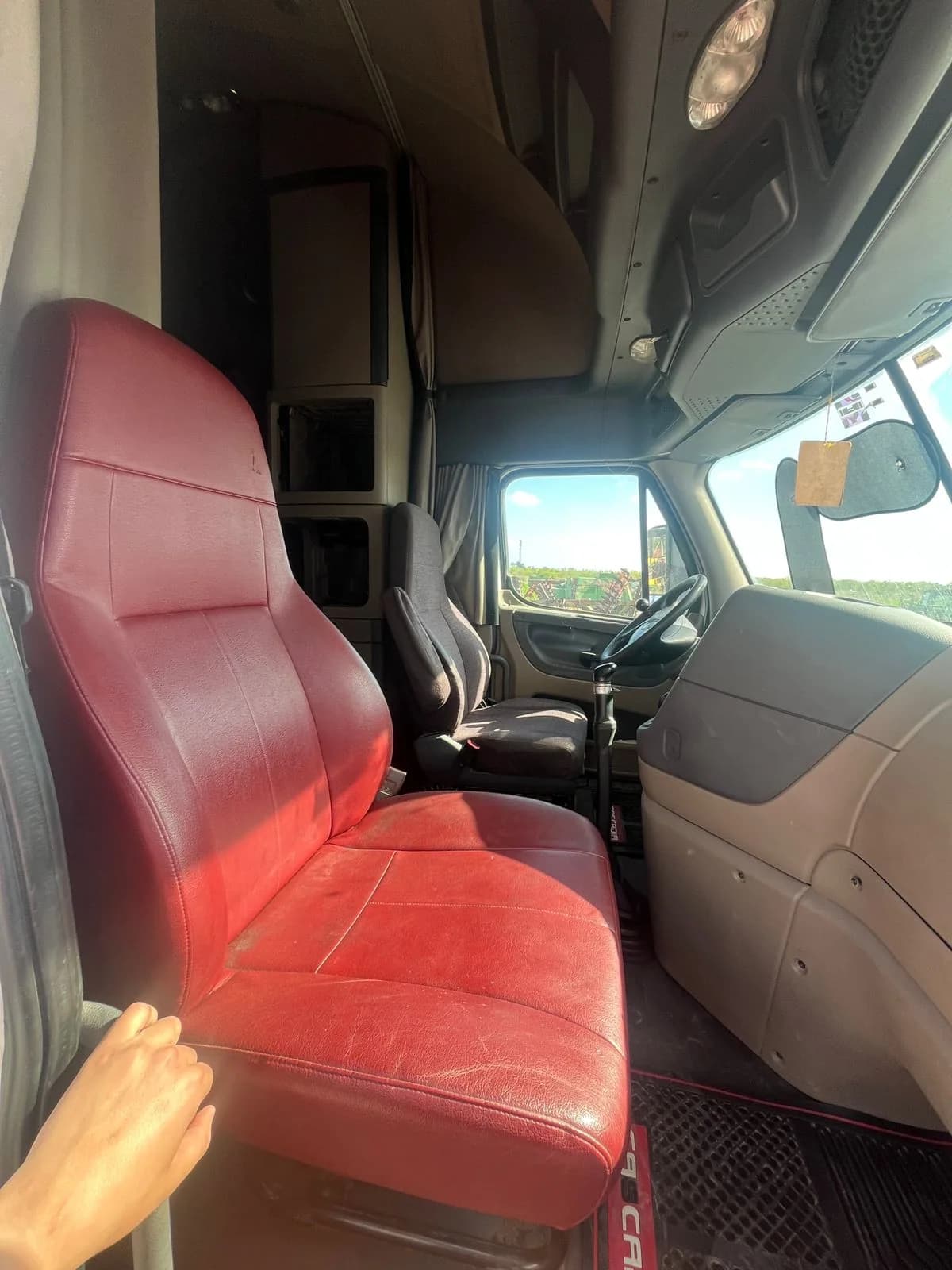 2016 Freightliner Cascadia Tractocamión 5ta rueda publicado en Expocamión — foto 6 de 7