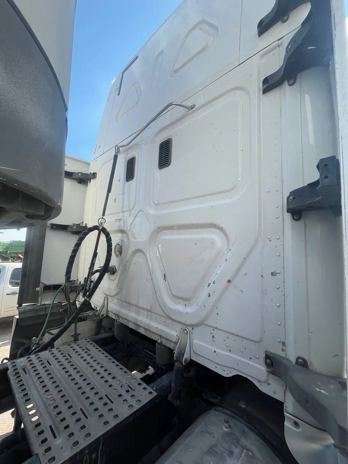 2016 Freightliner Cascadia Tractocamión 5ta rueda publicado en Expocamión — foto 4 de 7