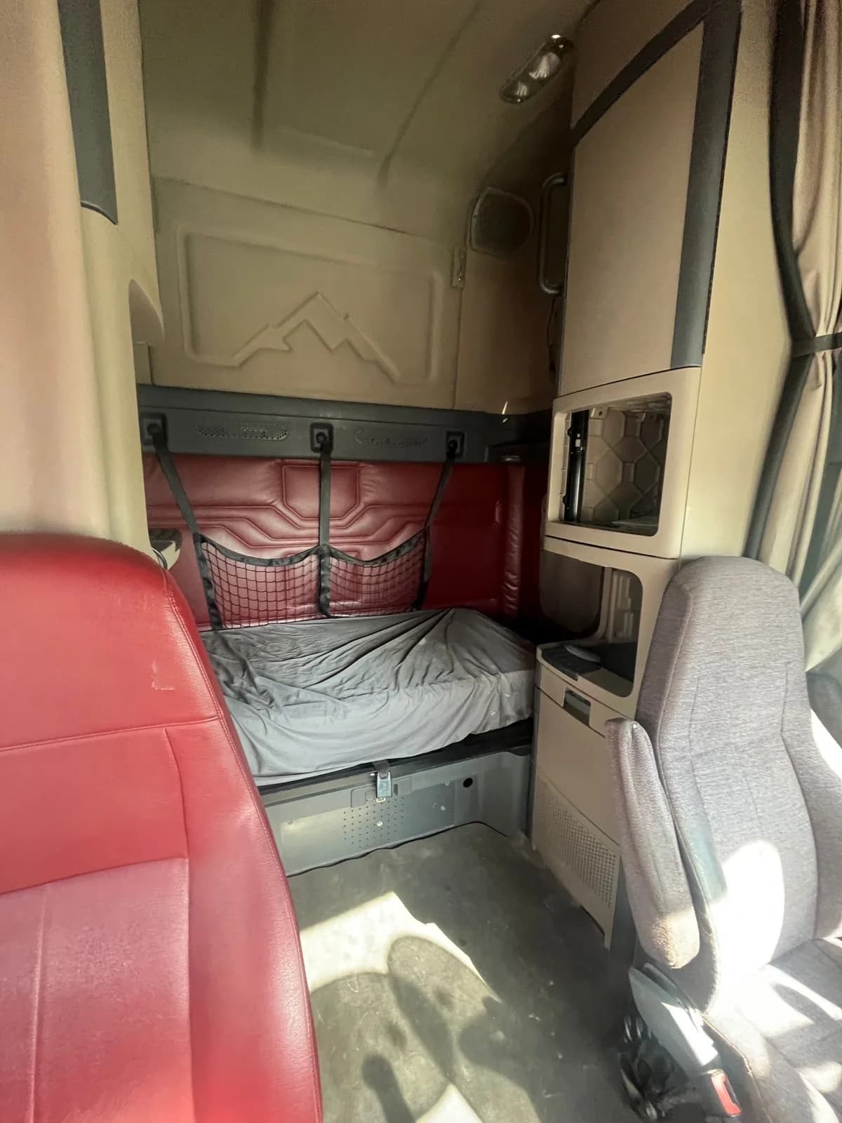 2016 Freightliner Cascadia Tractocamión 5ta rueda publicado en Expocamión — foto 7 de 7
