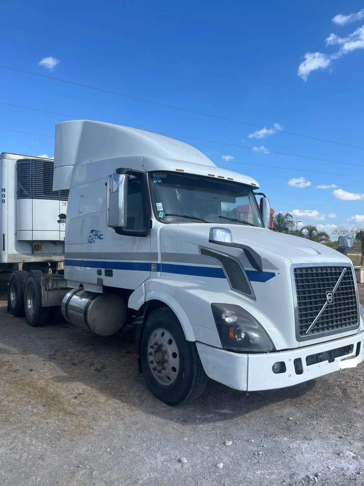 2018 Volvo VNL 64T Tractocamión 5ta rueda publicado en Expocamión — foto 2 de 3