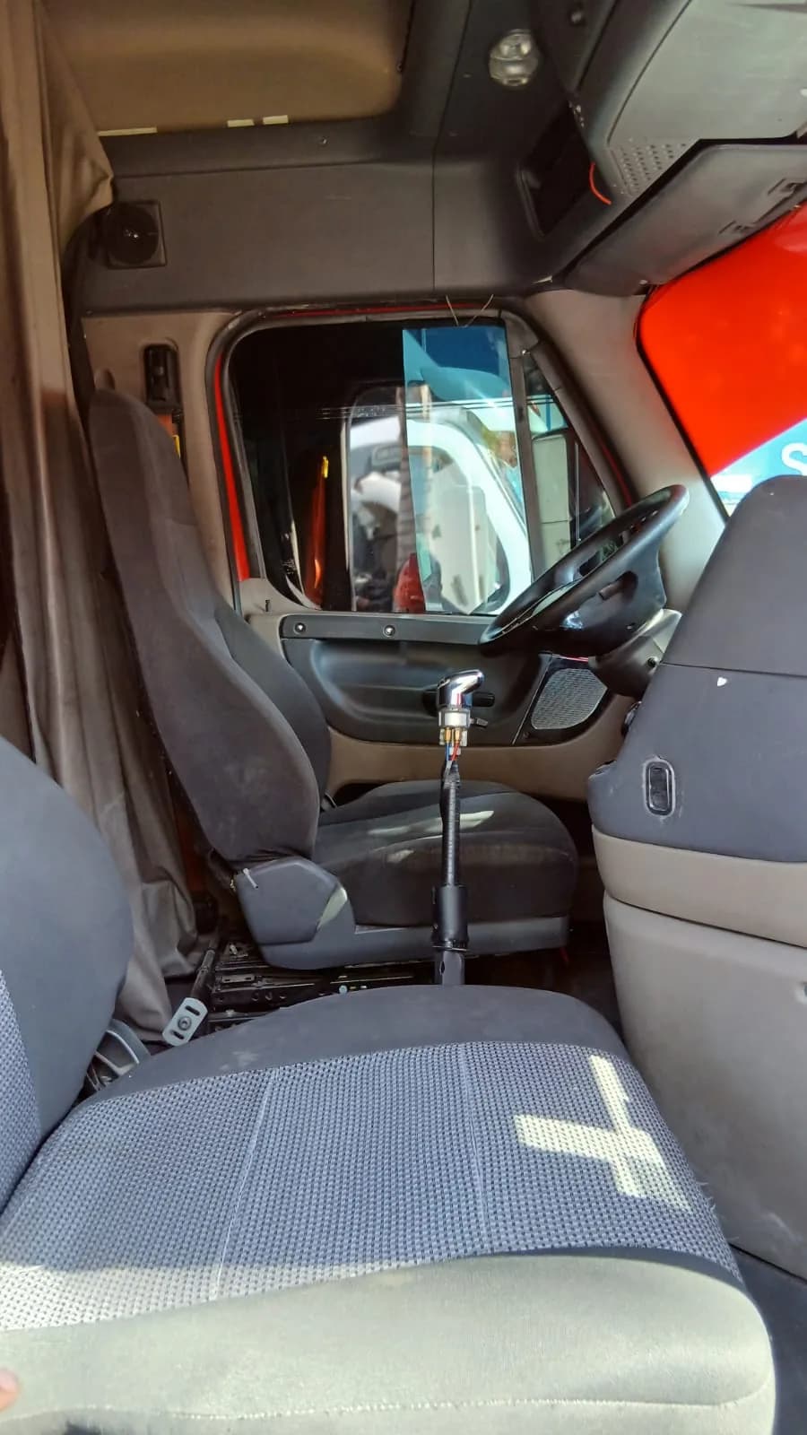 2020 Freightliner Cascadia Tractocamión 5ta rueda publicado en Expocamión — foto 5 de 12
