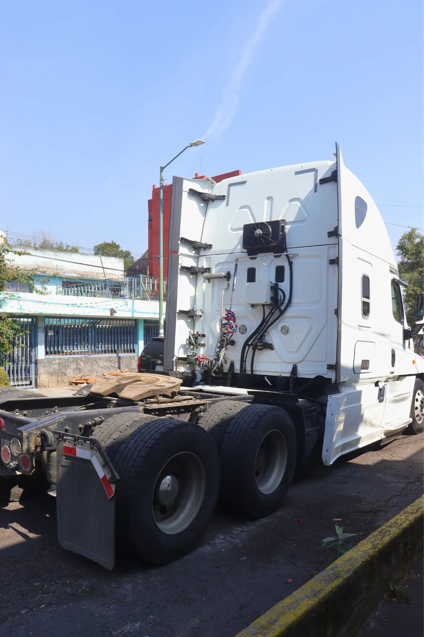 2015 Freightliner Cascadia Tractocamión 5ta rueda publicado en Expocamión — foto 10 de 11