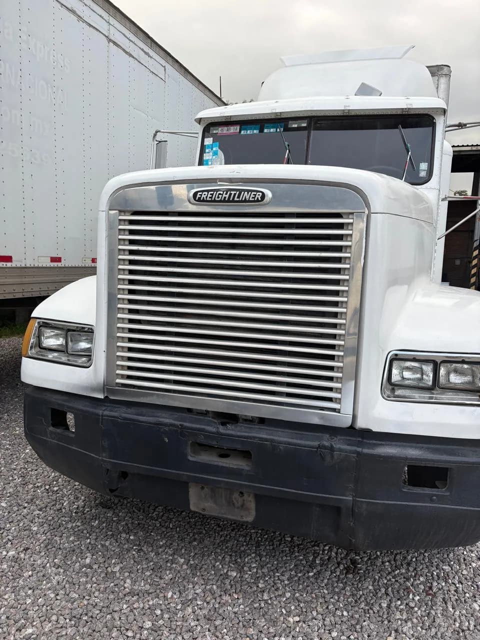 1995 Freightliner Tractocamión 5ta rueda publicado en Expocamión — foto 10 de 12