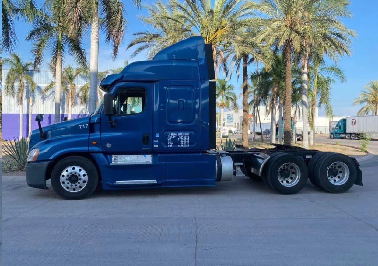 2017 Freightliner Cascadia Tractocamión 5ta rueda publicado en Expocamión — foto 7 de 10