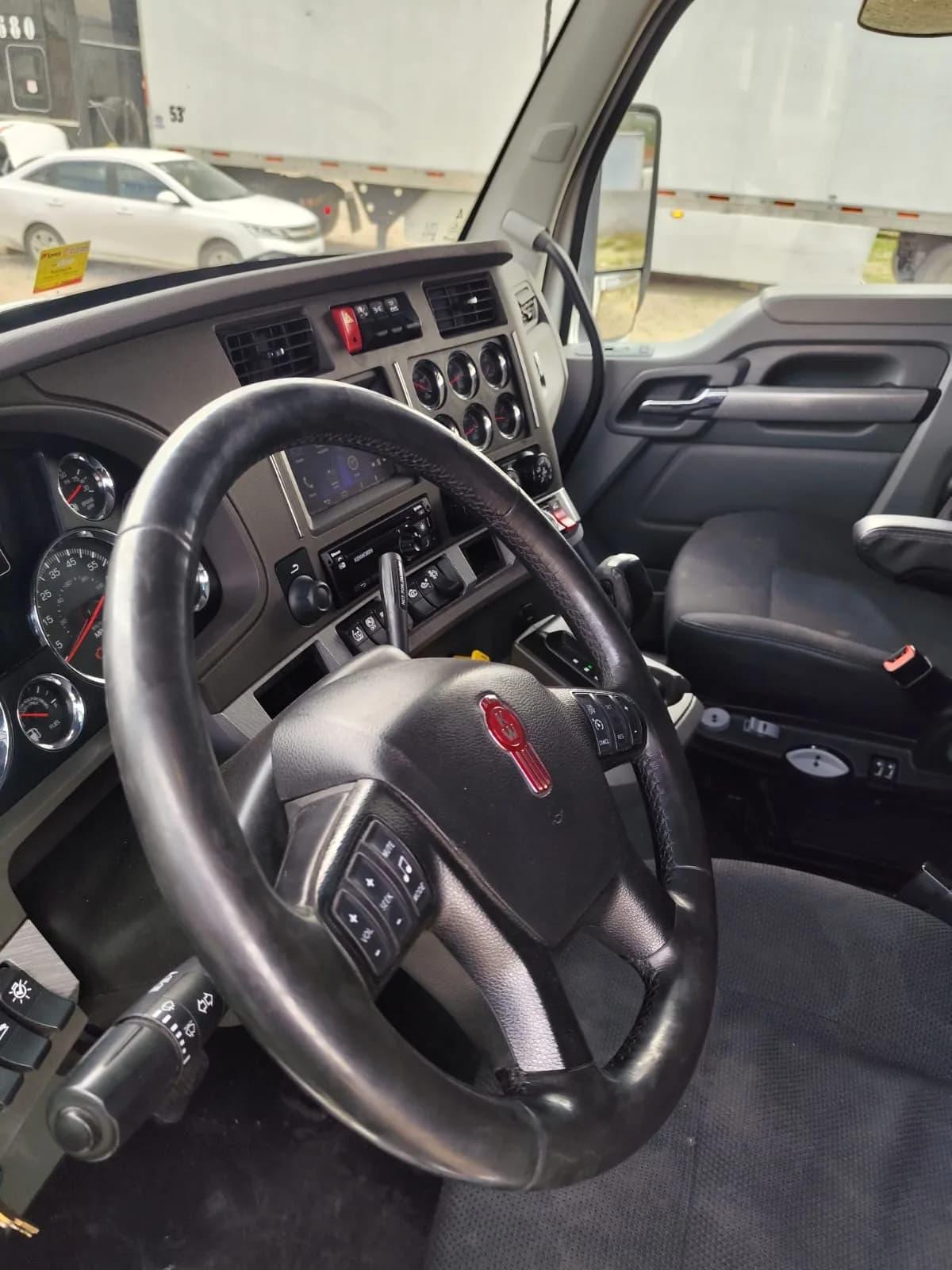 2017 Kenworth T680 Tractocamión 5ta rueda publicado en Expocamión — foto 5 de 15