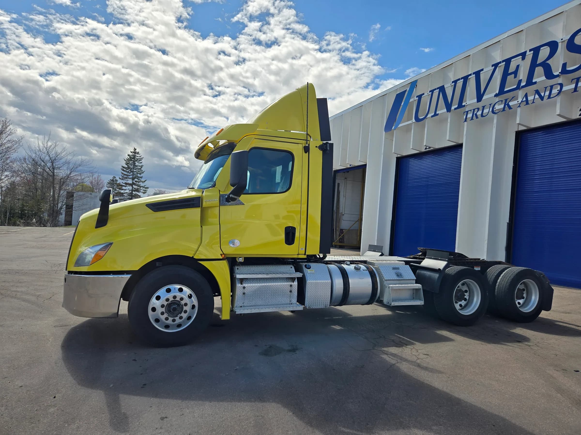 2021 Freightliner Cascadia Tractocamión 5ta rueda publicado en Expocamión — foto 2 de 4