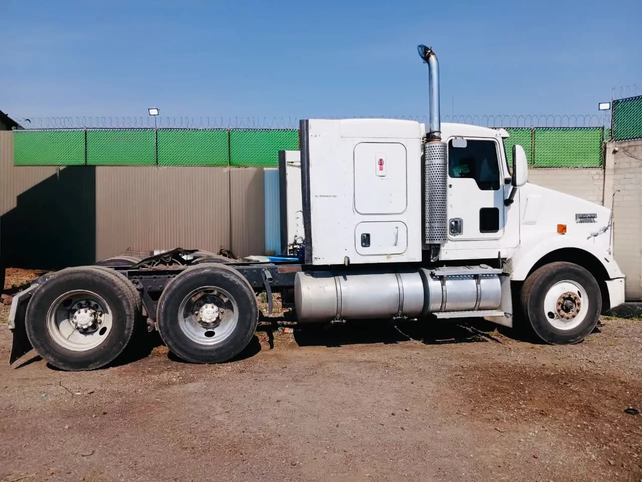 2018 Kenworth T800 Tractocamión 5ta rueda publicado en Expocamión — foto 3 de 3