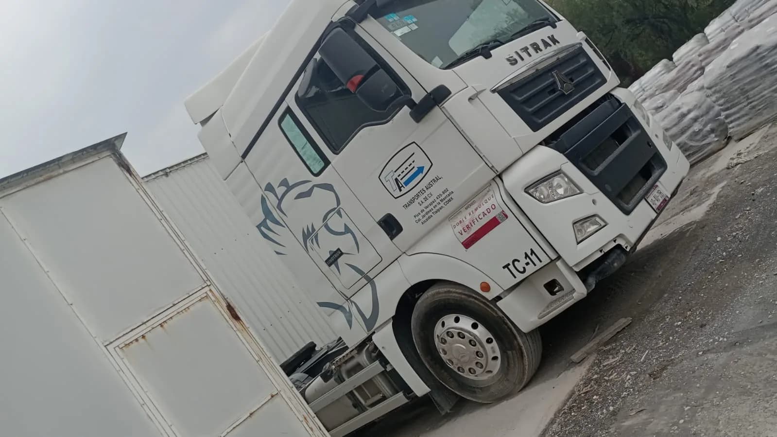 2022 Sitrak Tractocamión 5ta rueda publicado en Expocamión — foto 5 de 8