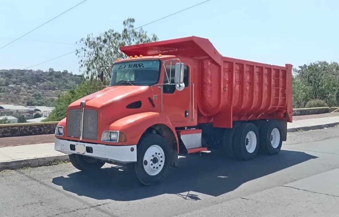 2006 Kenworth T300 Rabón (2 ejes) publicado en Expocamión — foto 3 de 10
