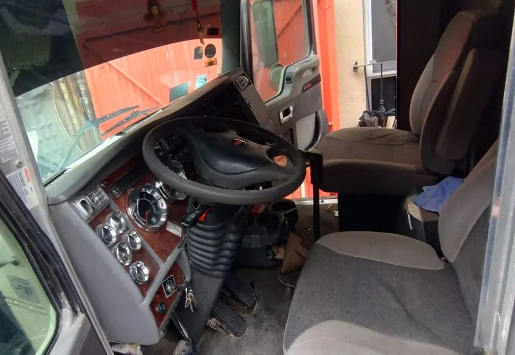 2010 Kenworth T370 Rabón (2 ejes) publicado en Expocamión — foto 10 de 10
