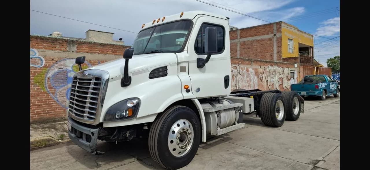 2018 Freightliner Cascadia Rabón (2 ejes) publicado en Expocamión — foto 2 de 13