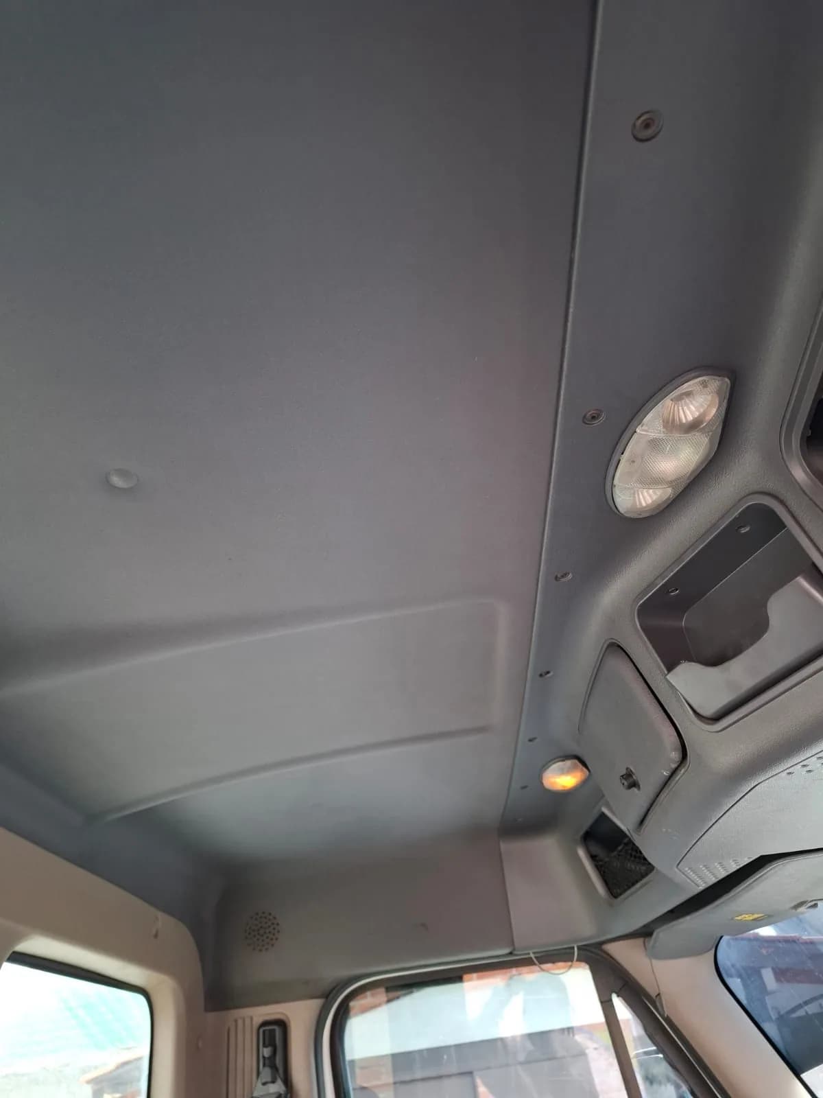 2018 Freightliner Cascadia Rabón (2 ejes) publicado en Expocamión — foto 8 de 13