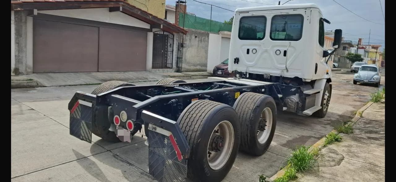 2018 Freightliner Cascadia Rabón (2 ejes) publicado en Expocamión — foto 4 de 13