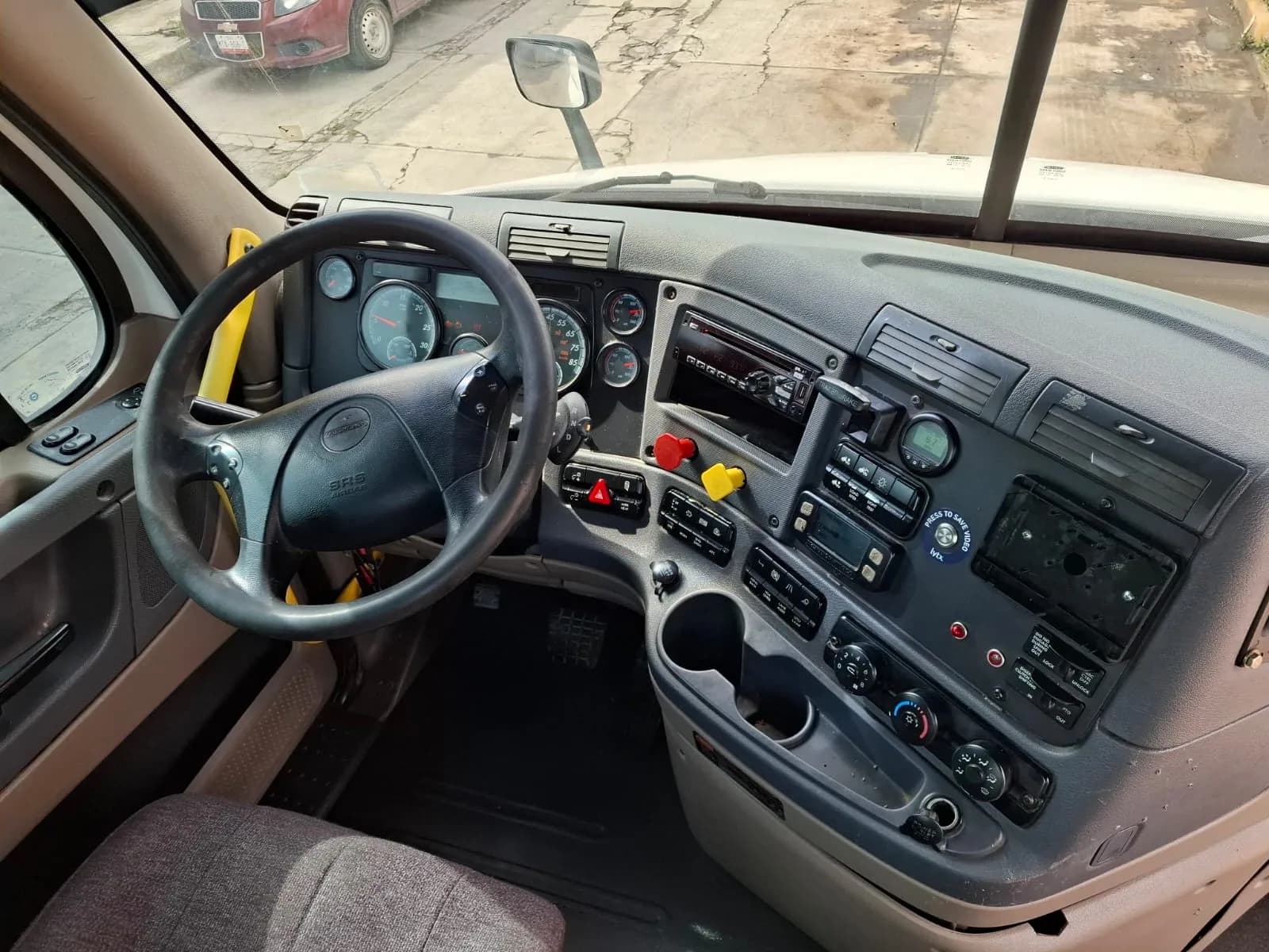 2018 Freightliner Cascadia Rabón (2 ejes) publicado en Expocamión — foto 9 de 13