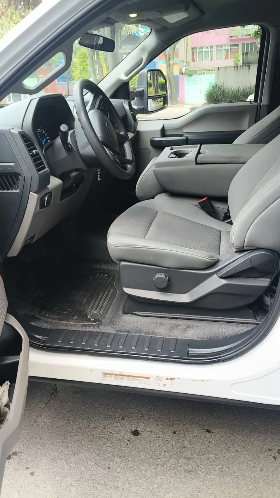 2022 Ford F450 Rabón (2 ejes) publicado en Expocamión — foto 3 de 12