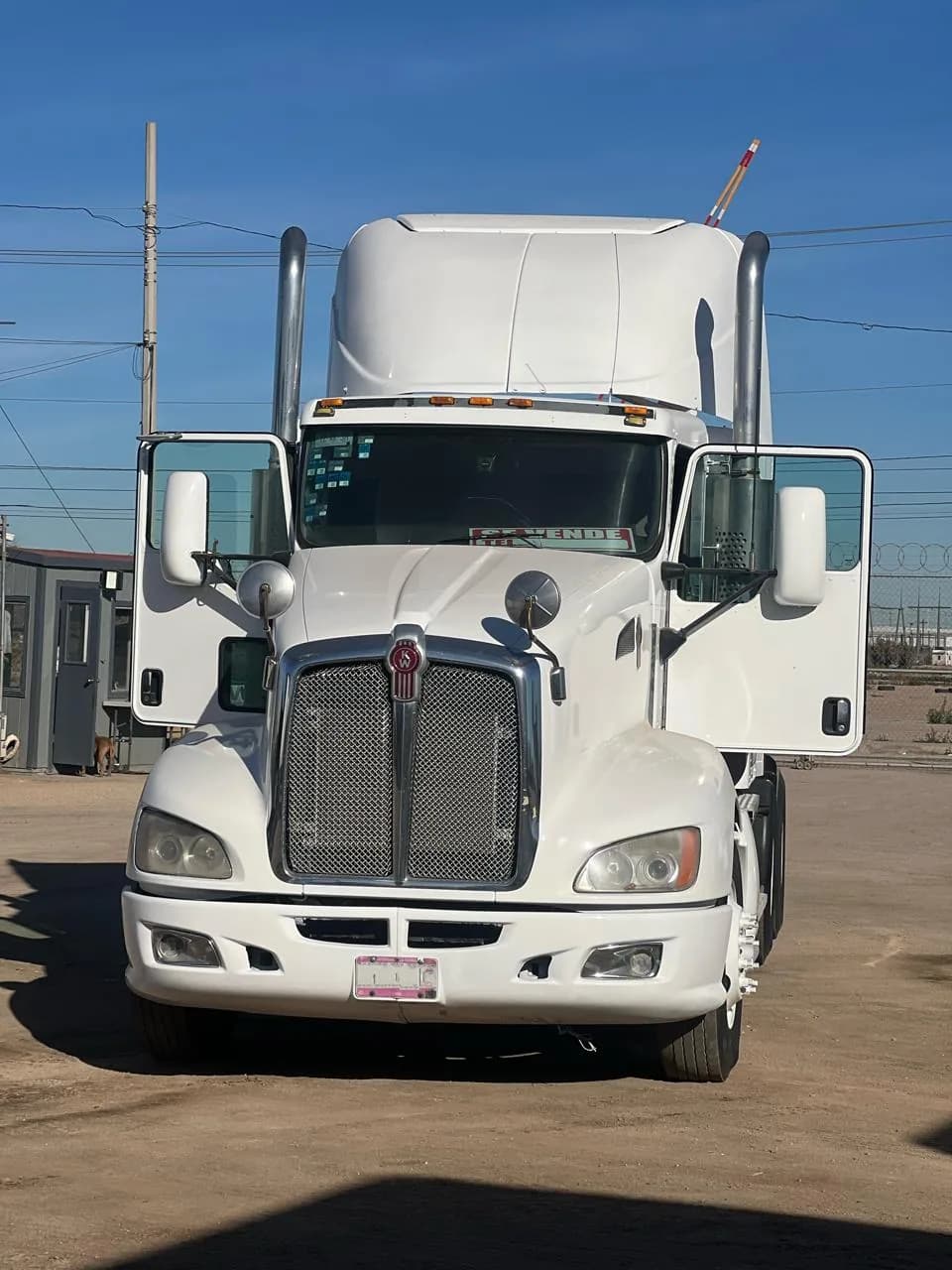 2017 Kenworth T660 Tractocamión 5ta rueda publicado en Expocamión — foto 3 de 12