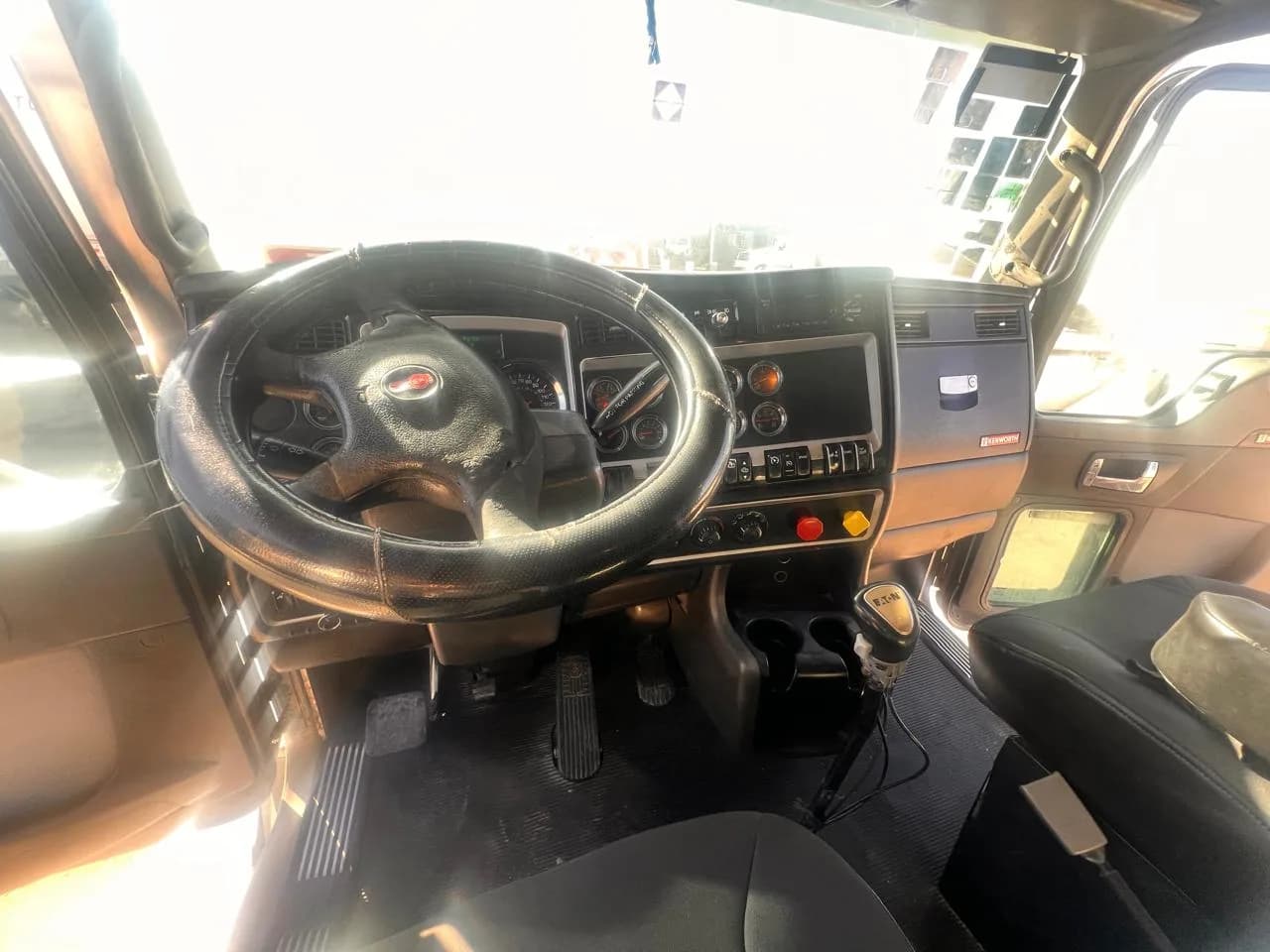 2017 Kenworth T660 Tractocamión 5ta rueda publicado en Expocamión — foto 8 de 12