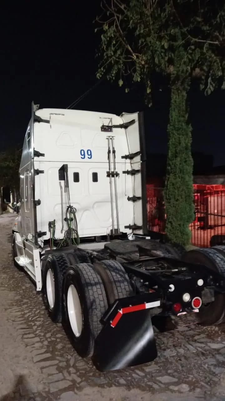 2016 Freightliner Cascadia 125 Tractocamión 5ta rueda publicado en Expocamión — foto 3 de 5