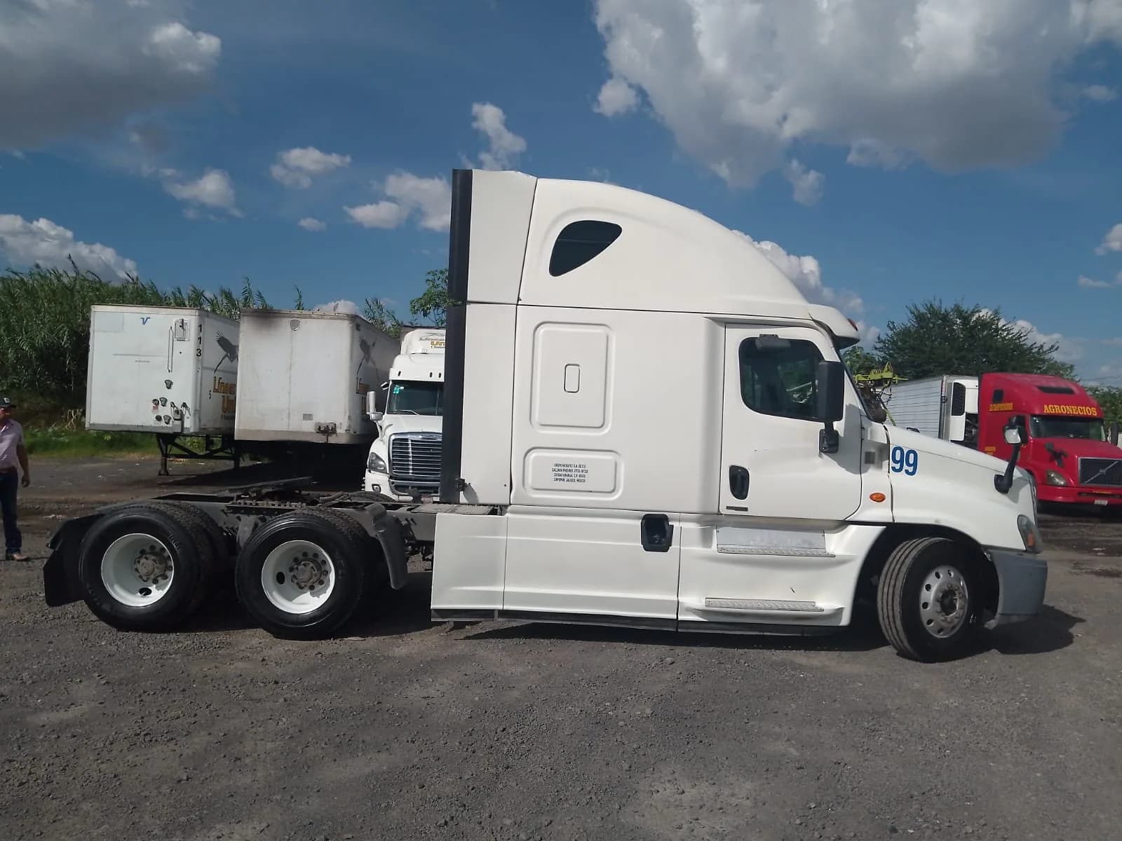 2016 Freightliner Cascadia 125 Tractocamión 5ta rueda publicado en Expocamión — foto 4 de 5