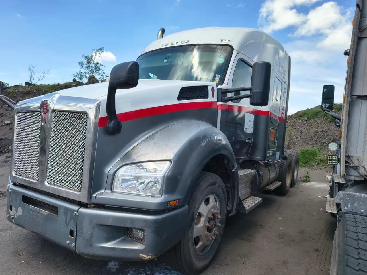2020 Kenworth T880 Tractocamión 5ta rueda publicado en Expocamión — foto 2 de 6