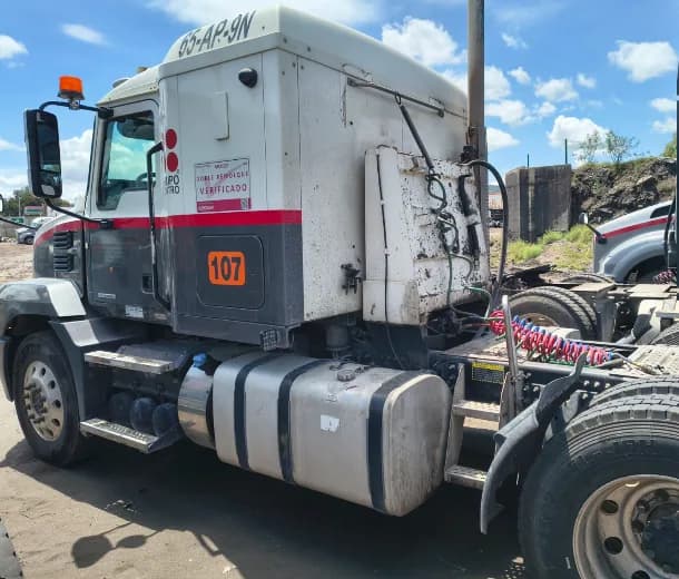 2019 Mack Tractocamión 5ta rueda publicado en Expocamión — foto 3 de 6