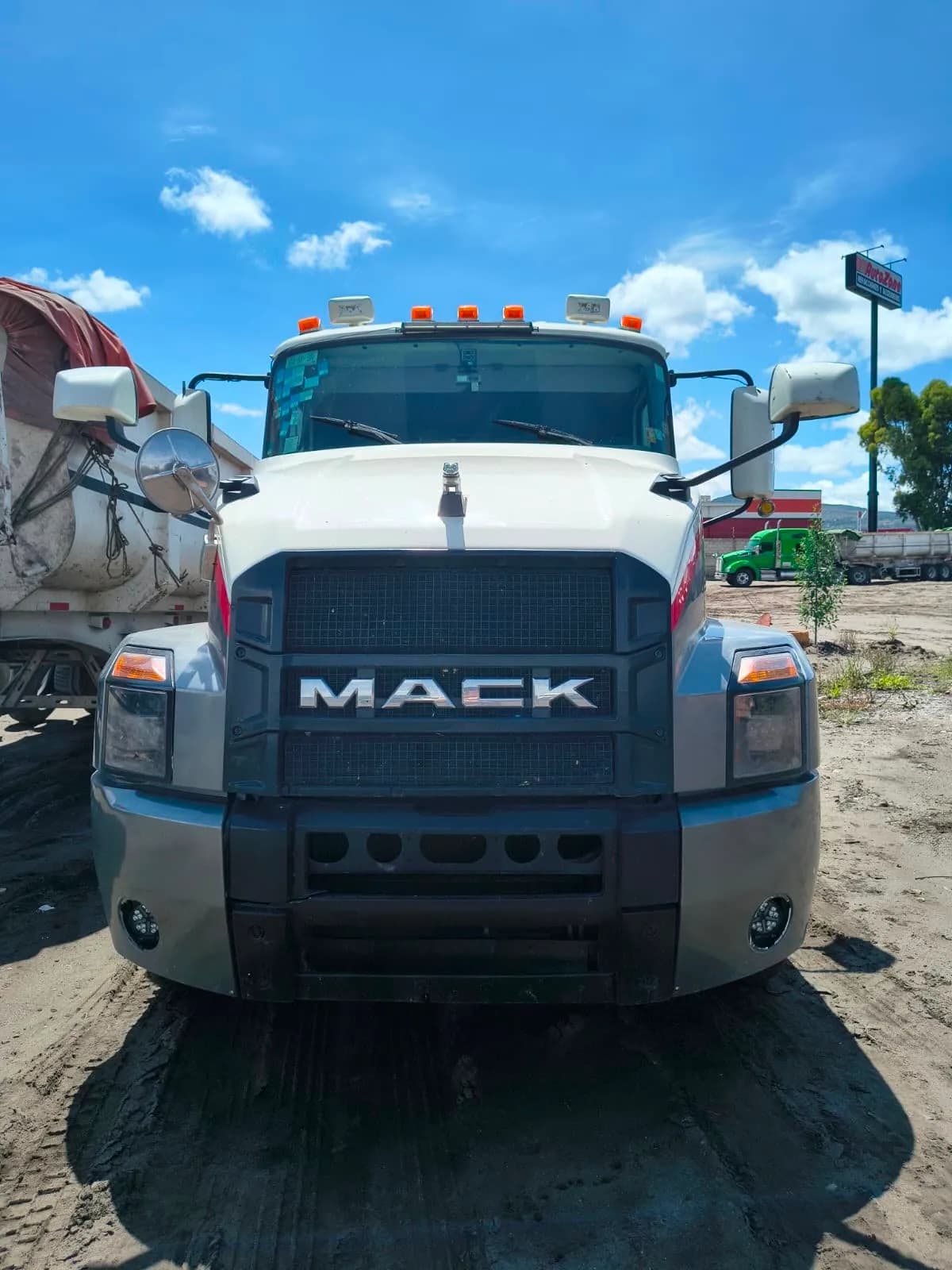 2019 Mack Tractocamión 5ta rueda publicado en Expocamión — foto 6 de 6