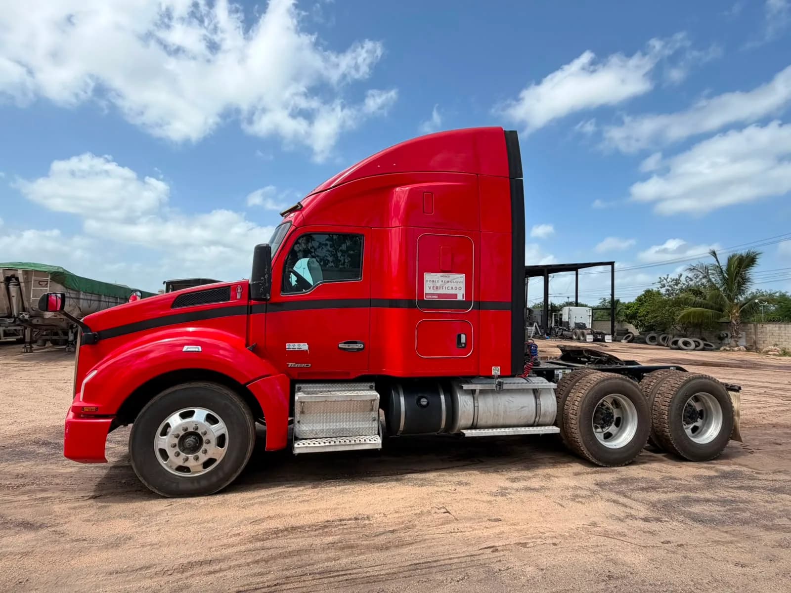 2020 Kenworth T880 Tractocamión 5ta rueda publicado en Expocamión — foto 5 de 6