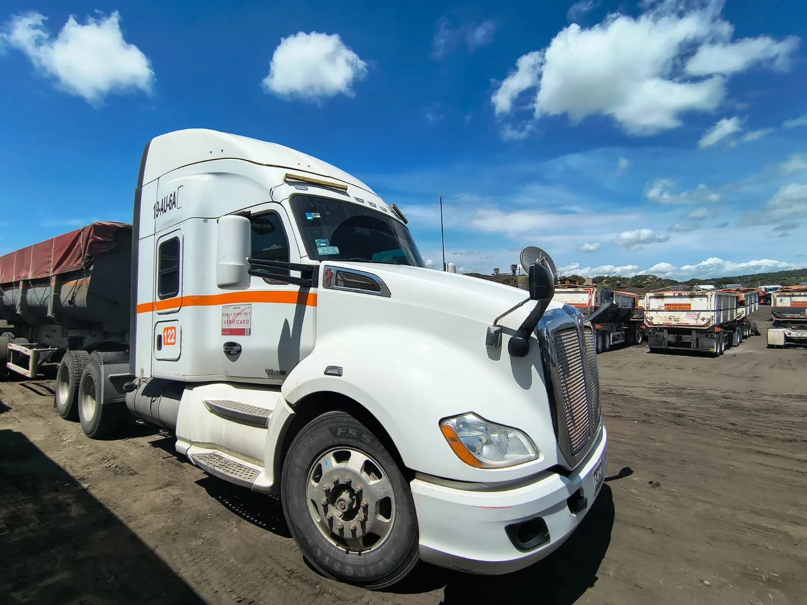 2019 Kenworth T680 Tractocamión 5ta rueda publicado en Expocamión — foto 4 de 6