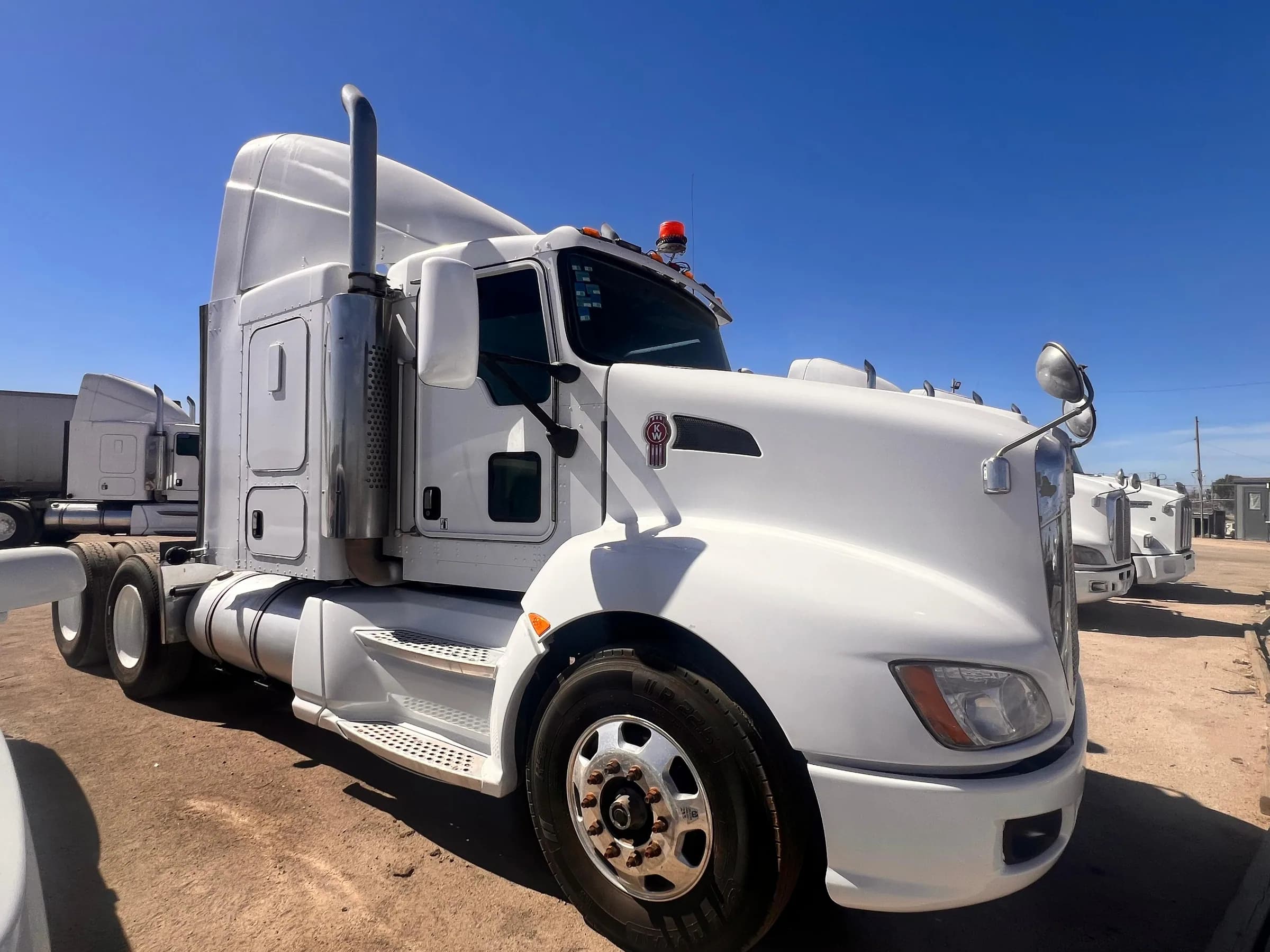 2017 Kenworth T660 Tractocamión 5ta rueda publicado en Expocamión — foto 5 de 6