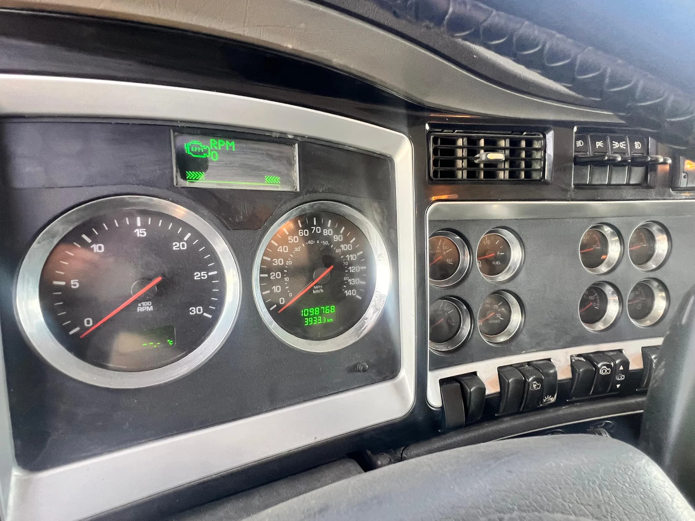 2017 Kenworth T660 Tractocamión 5ta rueda publicado en Expocamión — foto 6 de 6