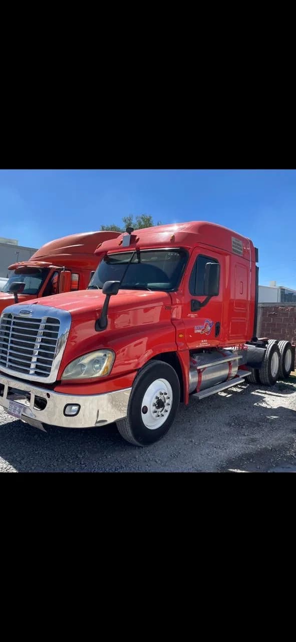 Freightliner Cascadia 2017, 390,000 km, automático, 46,000 lb